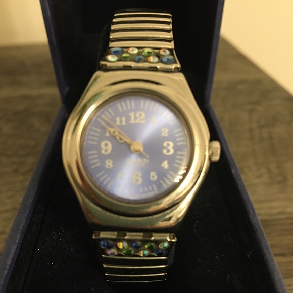 Ladies watch - Picture 1 of 2